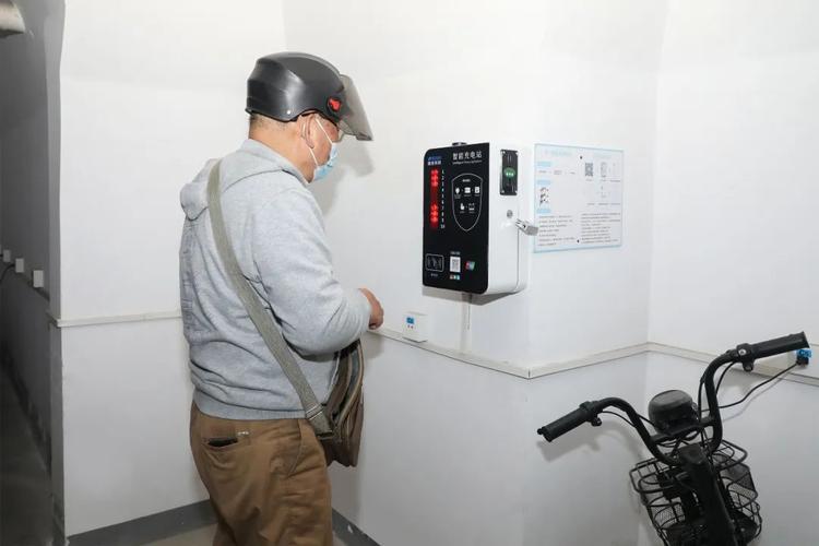 近期,居民们期待已久的非机动车充电设施